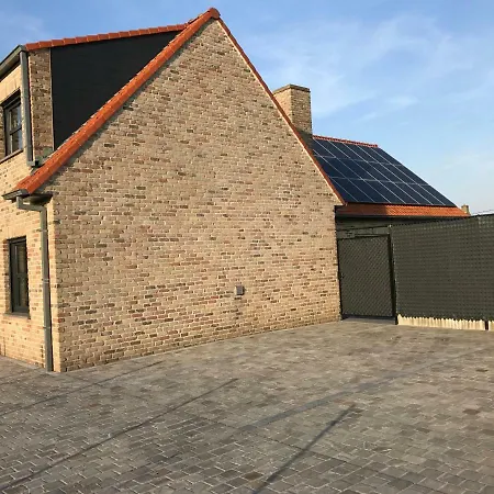 Holiday home De Karaneel Mangelaar