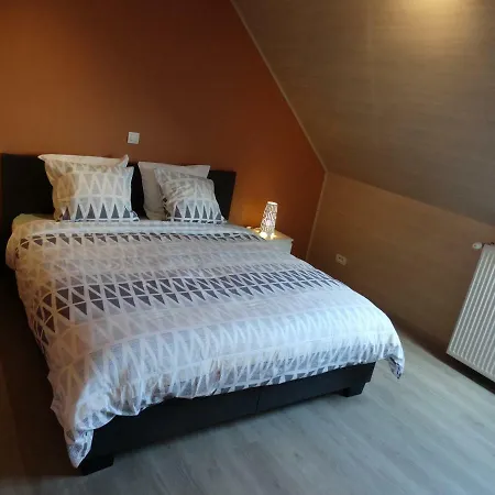 Holiday home De Karaneel Mangelaar